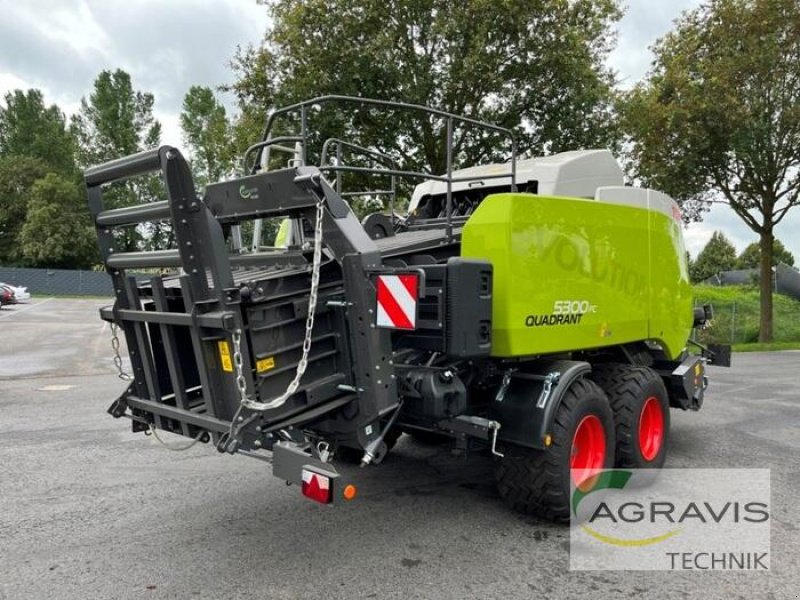 Großpackenpresse del tipo CLAAS QUADRANT 5300 FC T, Neumaschine In Meppen-Versen (Immagine 3)