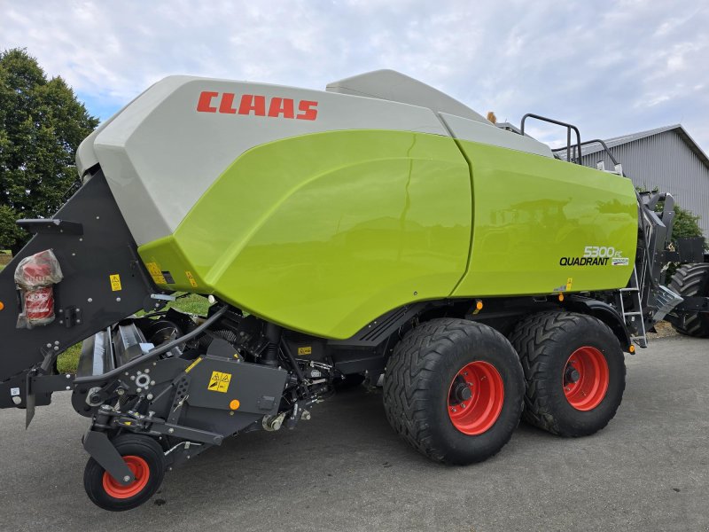 Großpackenpresse типа CLAAS QUADRANT 5.300 FC, Gebrauchtmaschine в Naklo (Фотография 1)