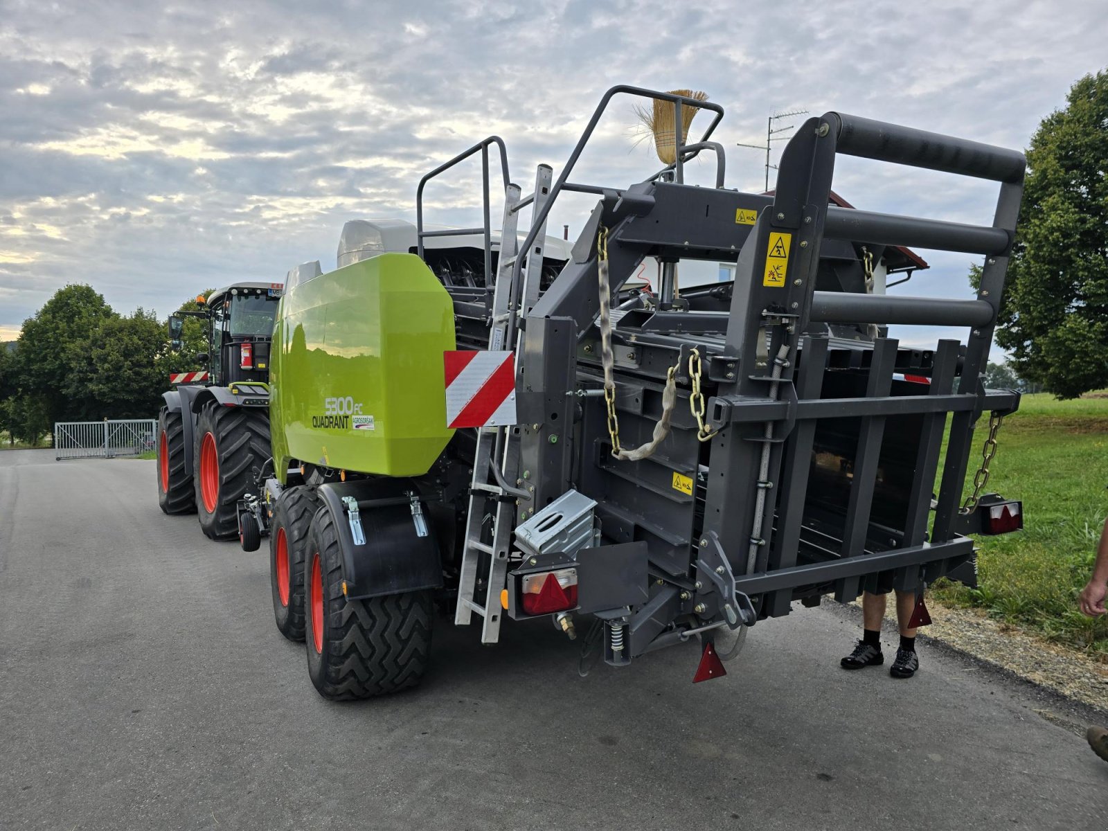 Großpackenpresse типа CLAAS QUADRANT 5.300 FC, Gebrauchtmaschine в Naklo (Фотография 7)