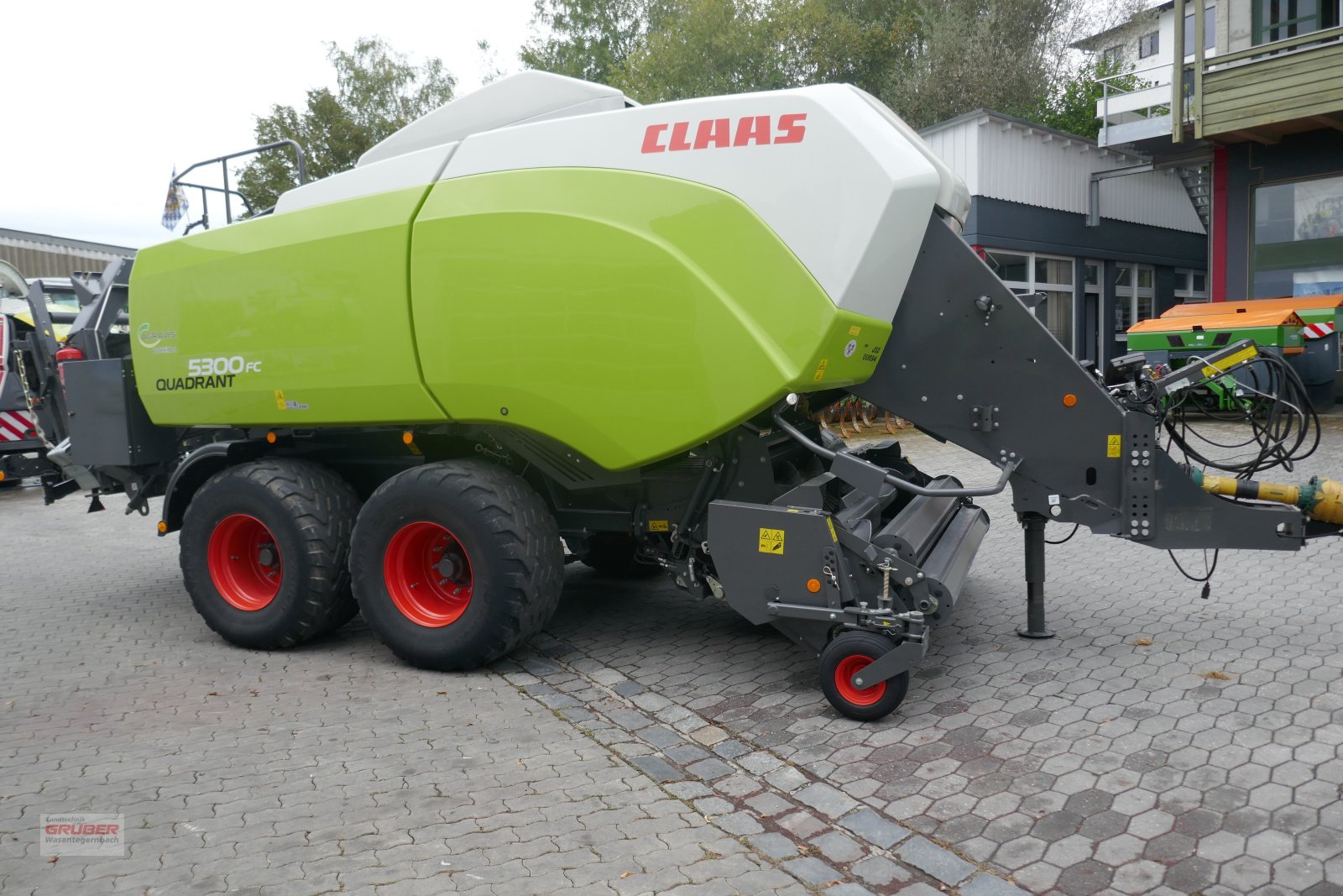 Großpackenpresse van het type CLAAS Quadrant 5300 FC, Gebrauchtmaschine in Dorfen (Foto 3)