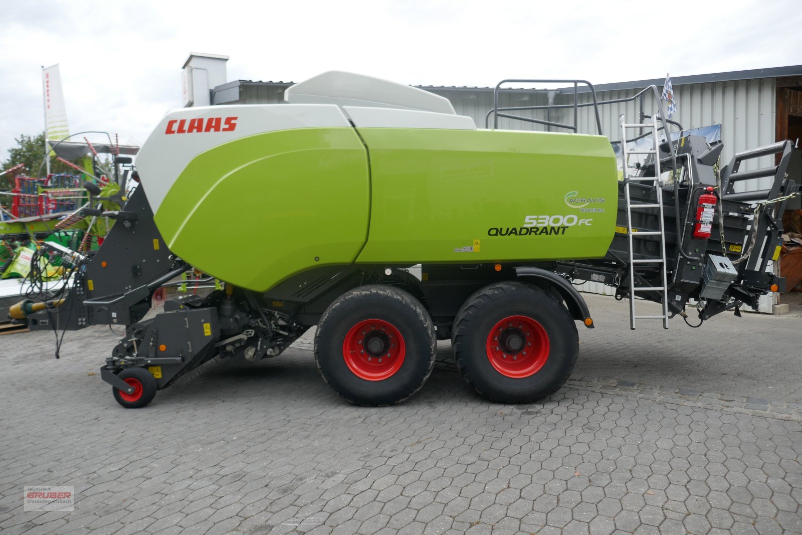 Großpackenpresse van het type CLAAS Quadrant 5300 FC, Gebrauchtmaschine in Dorfen (Foto 19)