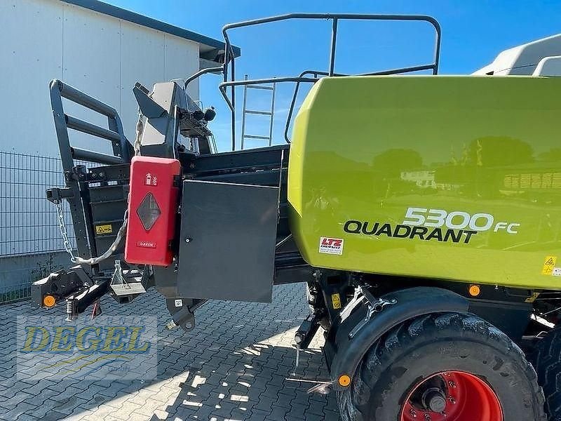 Großpackenpresse des Typs CLAAS Quadrant 5300 FC, Gebrauchtmaschine in Feilitzsch (Bild 8)