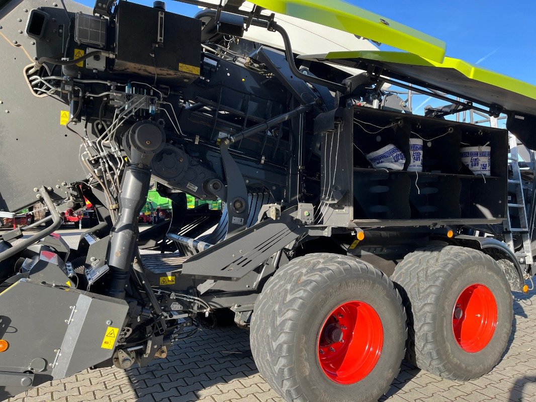 Großpackenpresse van het type CLAAS Quadrant 5300 RC, Gebrauchtmaschine in Ebersbach (Foto 19)