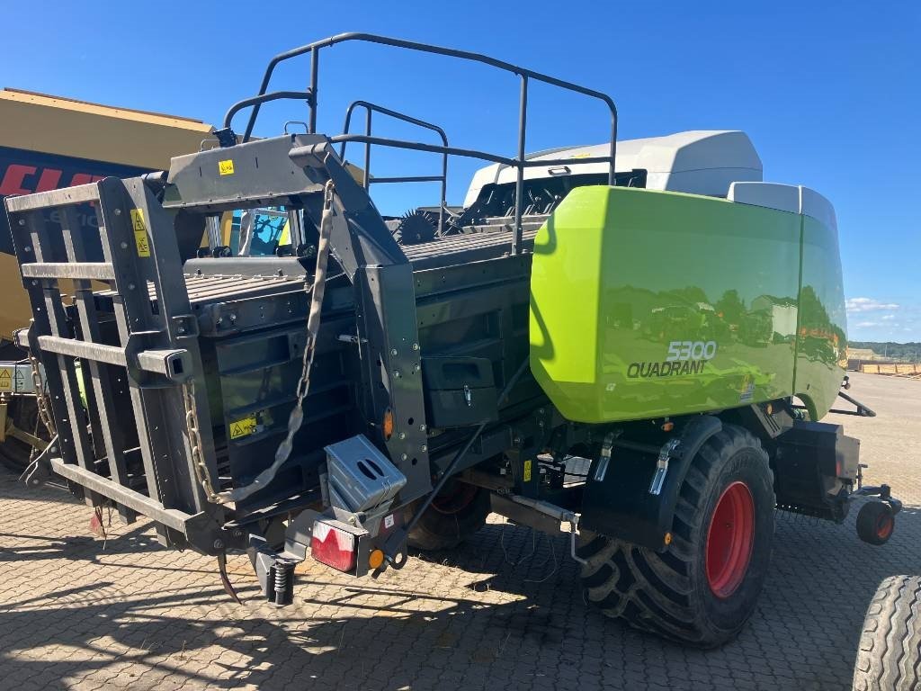 Großpackenpresse of the type CLAAS QUADRANT 5300 RF, Gebrauchtmaschine in Hinnerup (Picture 3)