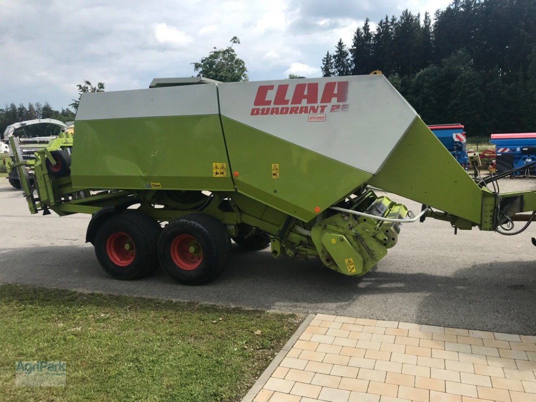 Großpackenpresse van het type CLAAS QUADRANT2200 ROTOCUT, Gebrauchtmaschine in Kirchdorf (Foto 3)