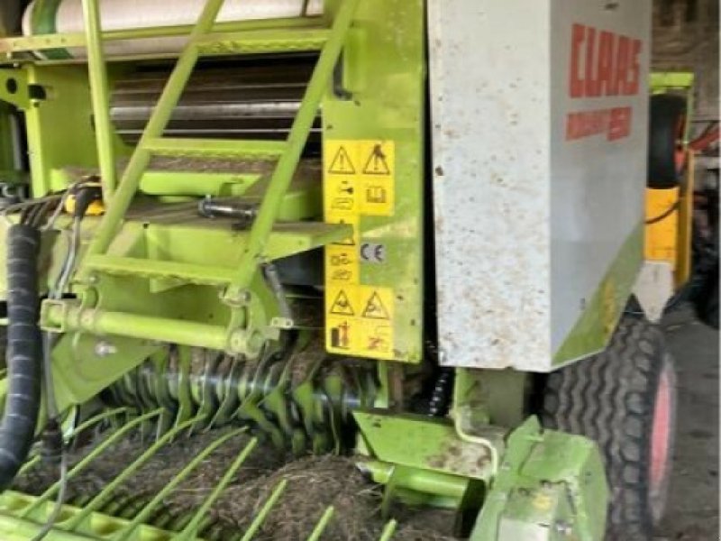 Großpackenpresse of the type CLAAS ROLLANT 250, Gebrauchtmaschine in Hauteroche (Picture 1)