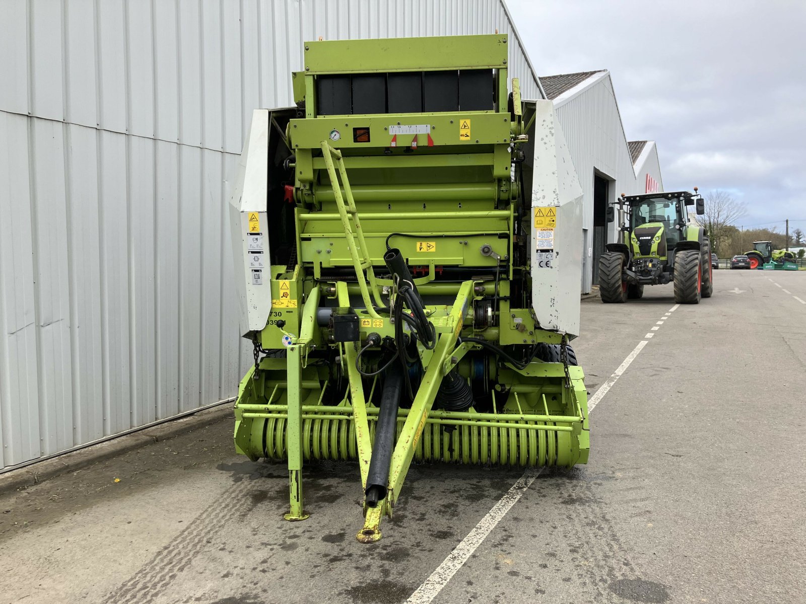 Großpackenpresse typu CLAAS VARIANT 280, Gebrauchtmaschine v PLOUIGNEAU (Obrázok 2)