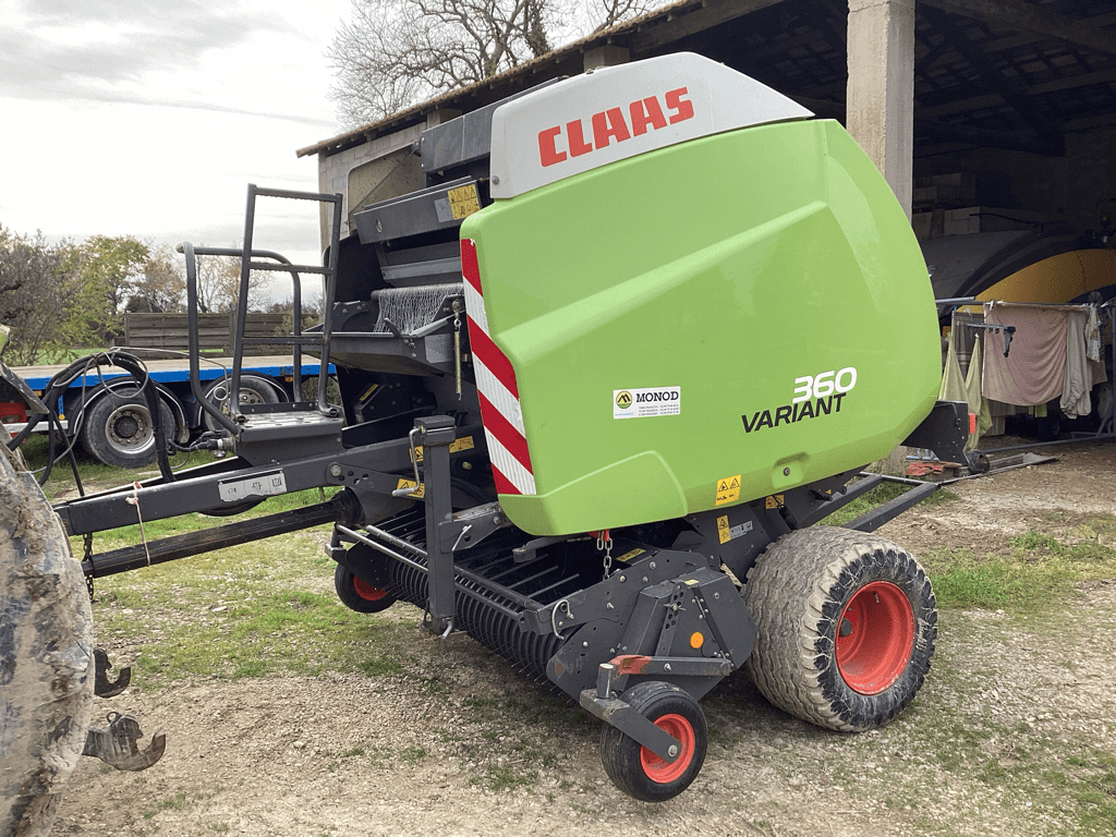 Großpackenpresse van het type CLAAS VARIANT 360 RF, Gebrauchtmaschine in SAINT ANDIOL (Foto 2)