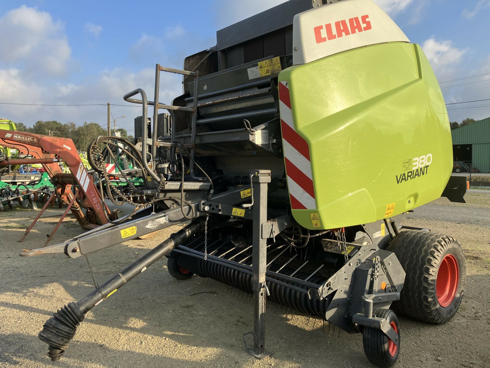 Großpackenpresse tip CLAAS VARIANT 380 RF, Gebrauchtmaschine in PLOUIGNEAU (Poză 1)