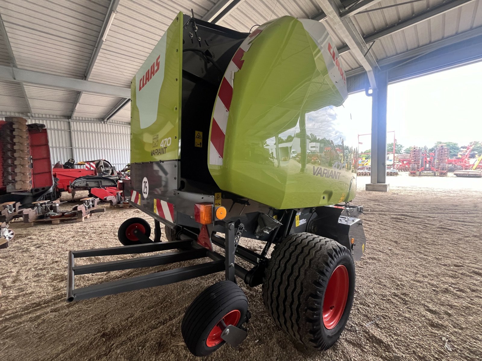 Großpackenpresse des Typs CLAAS VARIANT 470 RF, Gebrauchtmaschine in PONTIVY (Bild 2)