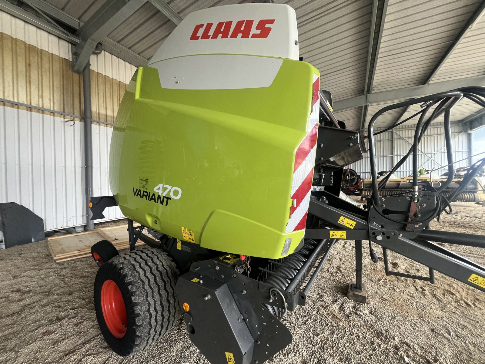 Großpackenpresse van het type CLAAS VARIANT 470 RF, Gebrauchtmaschine in PONTIVY (Foto 3)