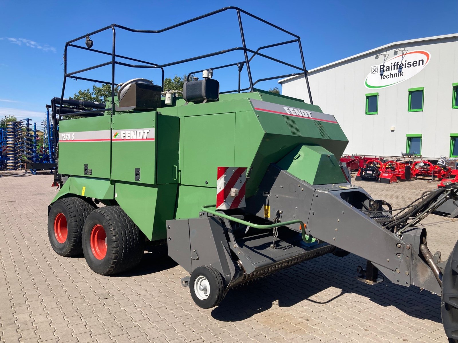 Großpackenpresse от тип Fendt Quaderballenpresse 1270S, Gebrauchtmaschine в Petersberg (Снимка 1)