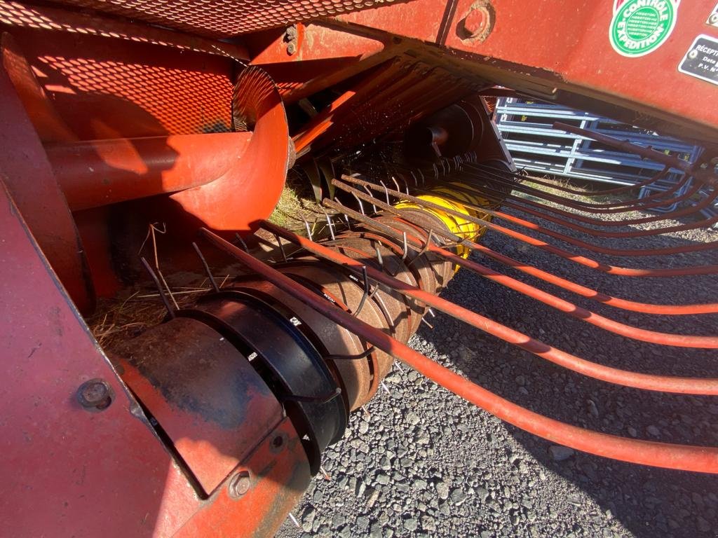 Großpackenpresse van het type Fiatagri 4600 (  DESTOCKAGE ), Gebrauchtmaschine in MAURIAC (Foto 8)