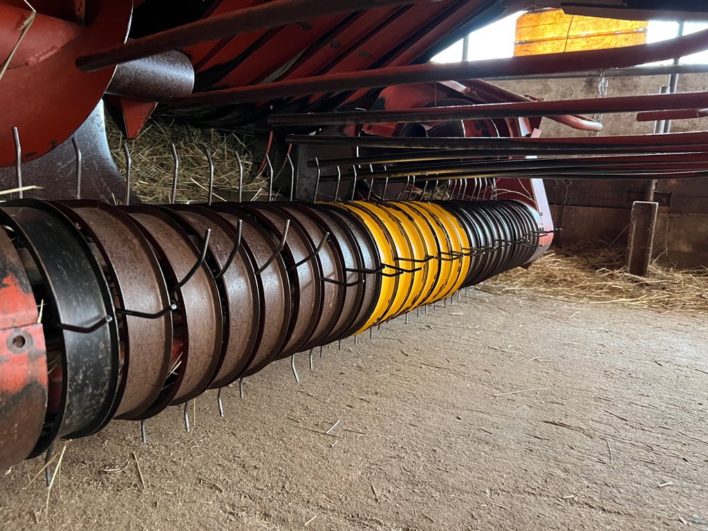 Großpackenpresse van het type Fiatagri 4600 (  DESTOCKAGE ), Gebrauchtmaschine in MAURIAC (Foto 11)