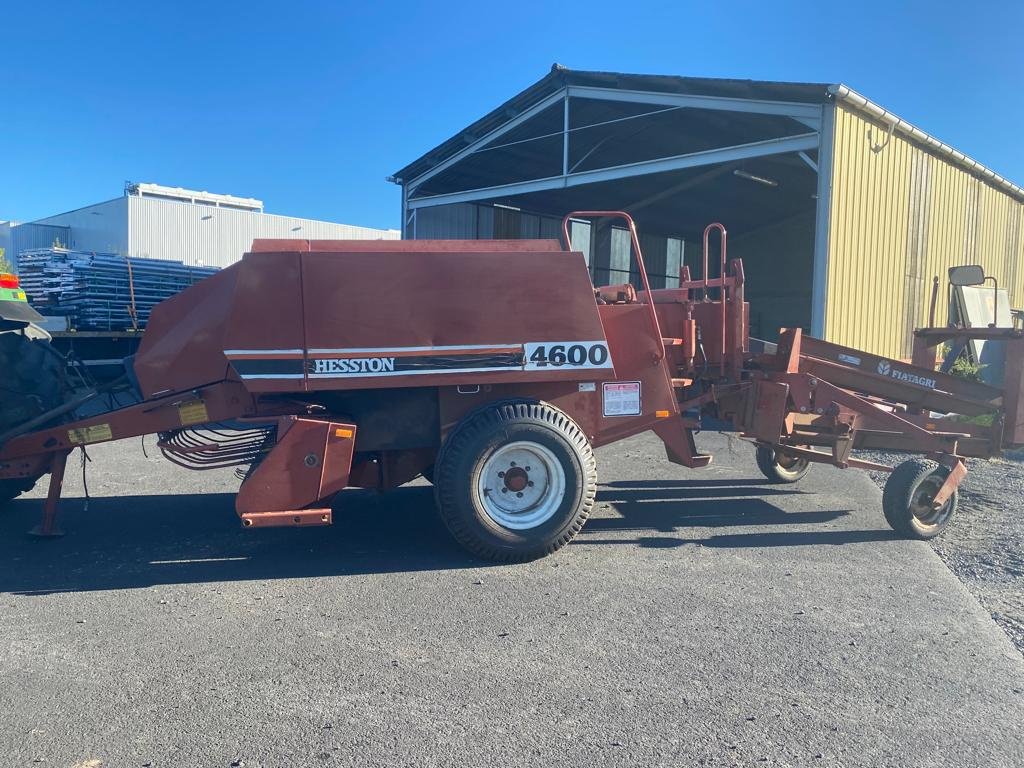 Großpackenpresse van het type Fiatagri 4600 (  DESTOCKAGE ), Gebrauchtmaschine in MAURIAC (Foto 3)