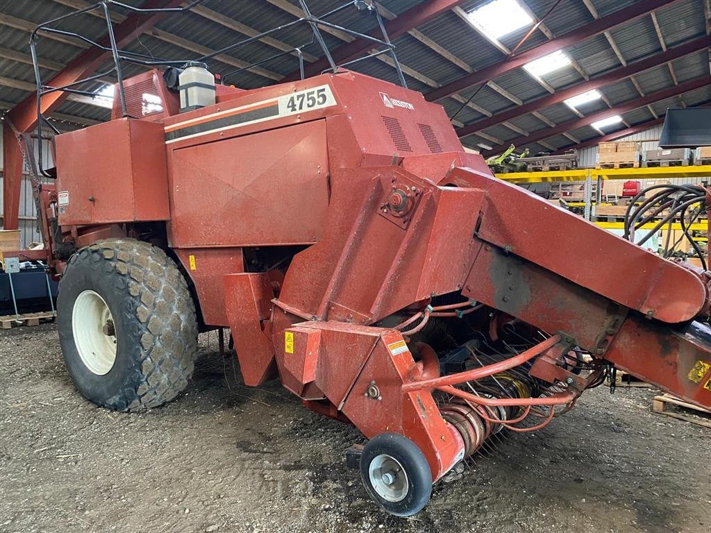 Großpackenpresse van het type Fiatagri 4755 med indbygget Ollerup snitter, Gebrauchtmaschine in Aulum (Foto 1)