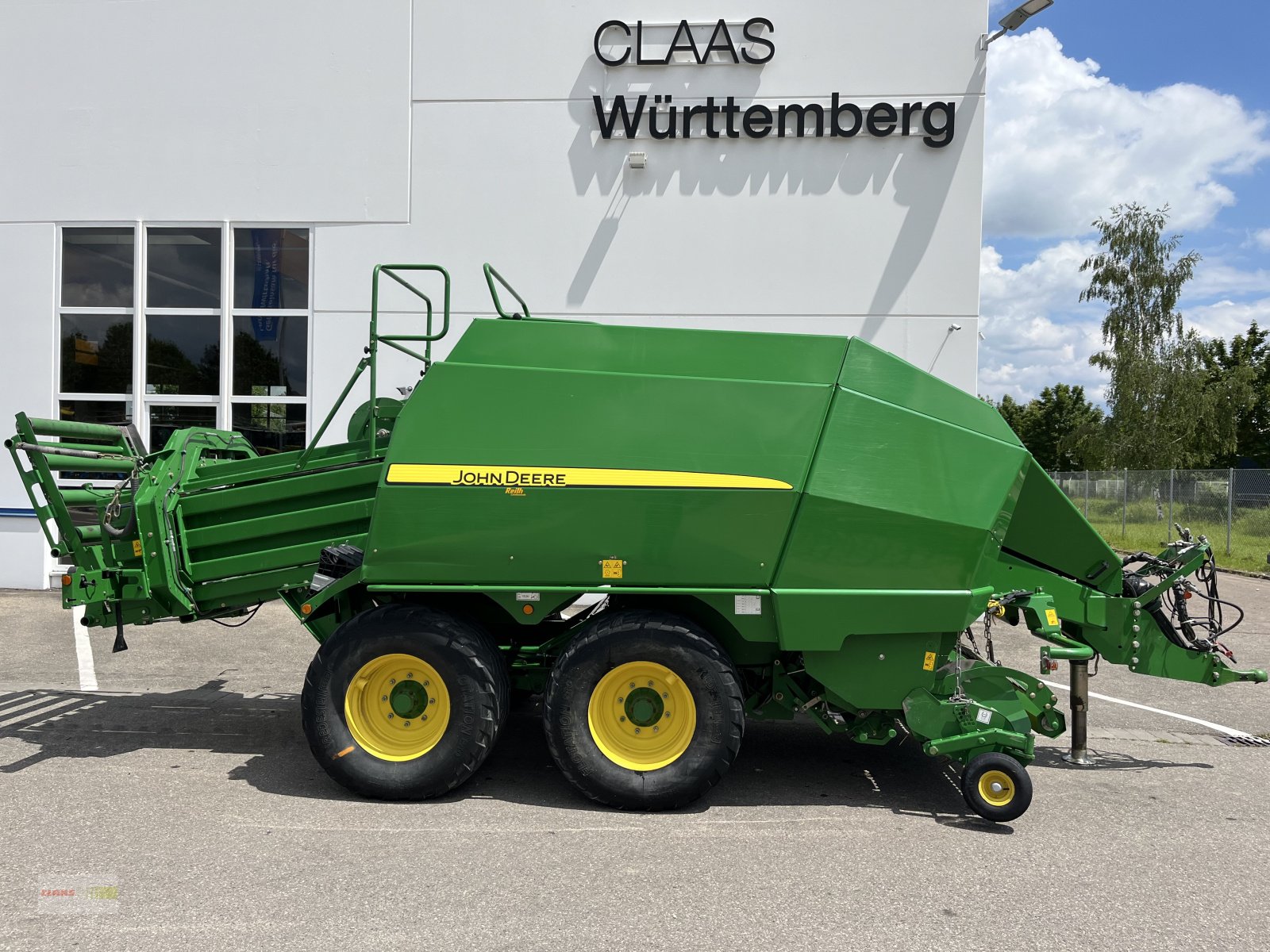 Großpackenpresse Türe ait John Deere 1424 P, Gebrauchtmaschine içinde Langenau (resim 1)