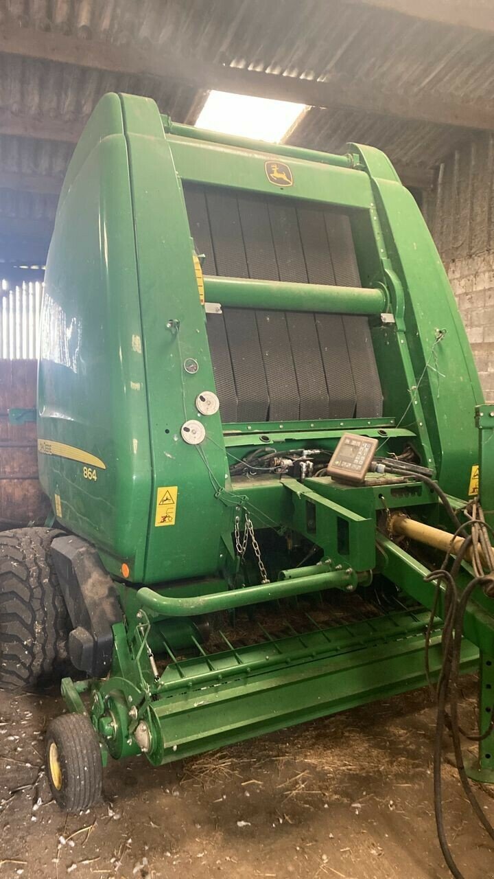 Großpackenpresse del tipo John Deere 864 N, Gebrauchtmaschine en CHEMINOT (Imagen 1)