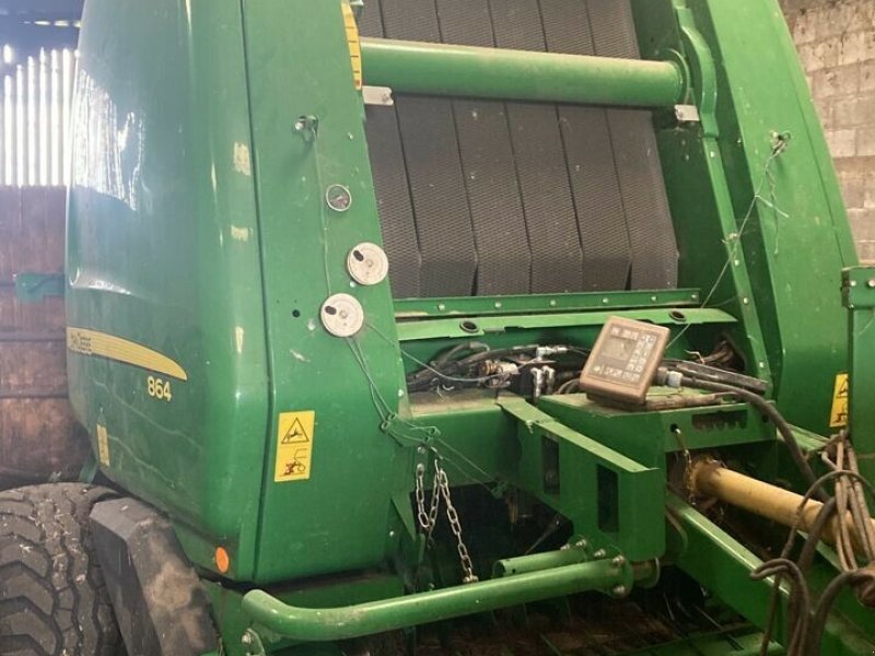 Großpackenpresse typu John Deere 864 N, Gebrauchtmaschine v CHEMINOT (Obrázek 1)