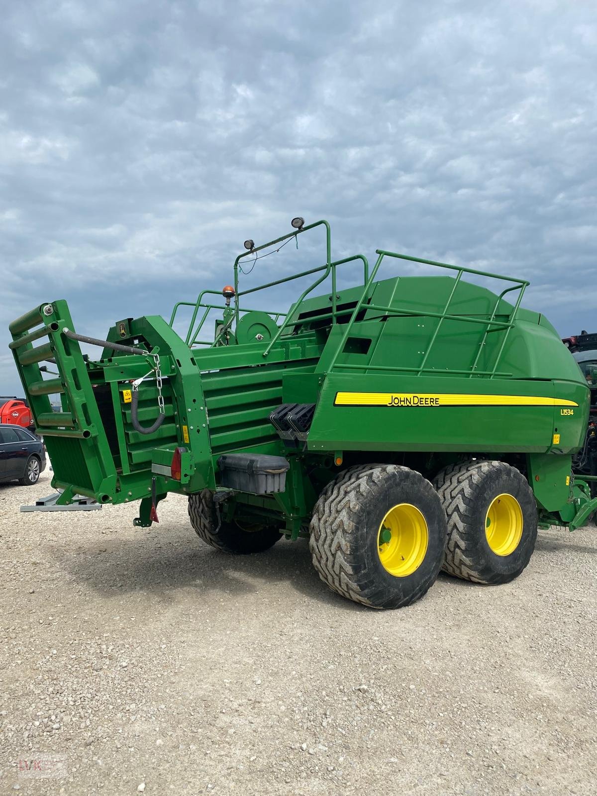 Großpackenpresse van het type John Deere L1534, Gebrauchtmaschine in Weißenburg (Foto 2)