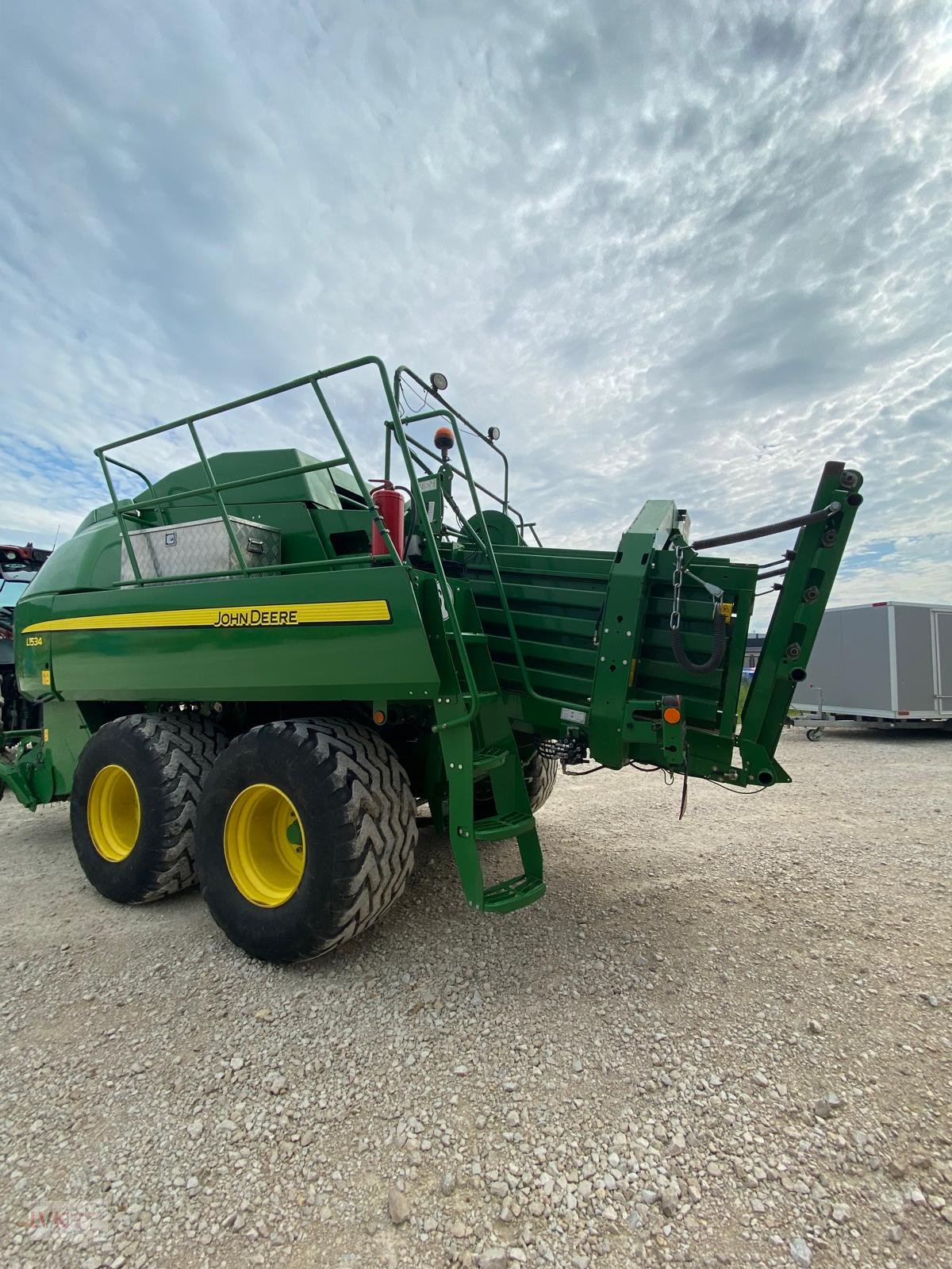 Großpackenpresse van het type John Deere L1534, Gebrauchtmaschine in Weißenburg (Foto 3)