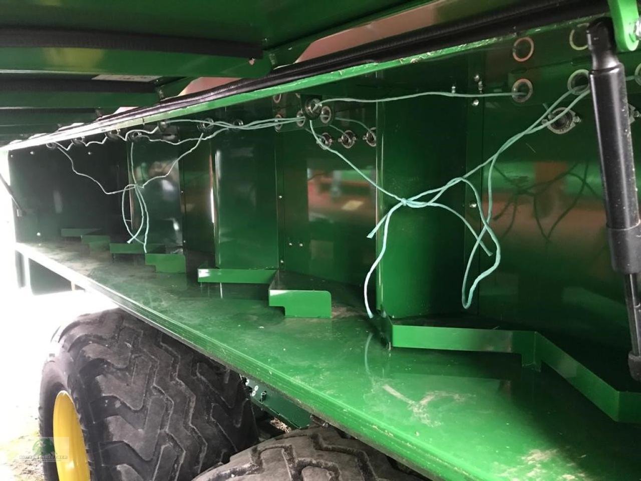 Großpackenpresse tipa John Deere L624, Neumaschine u Triebes (Slika 10)