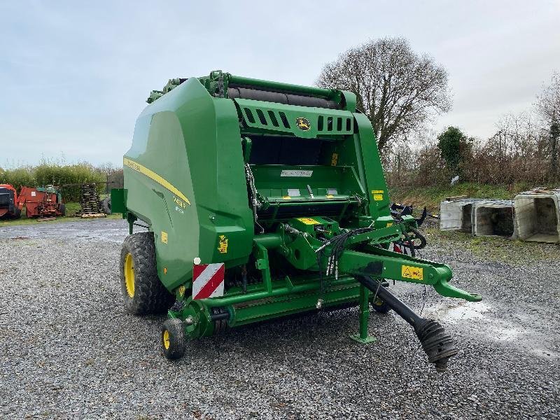 Großpackenpresse van het type John Deere V461R, Gebrauchtmaschine in CHATEAUBRIANT CEDEX (Foto 3)