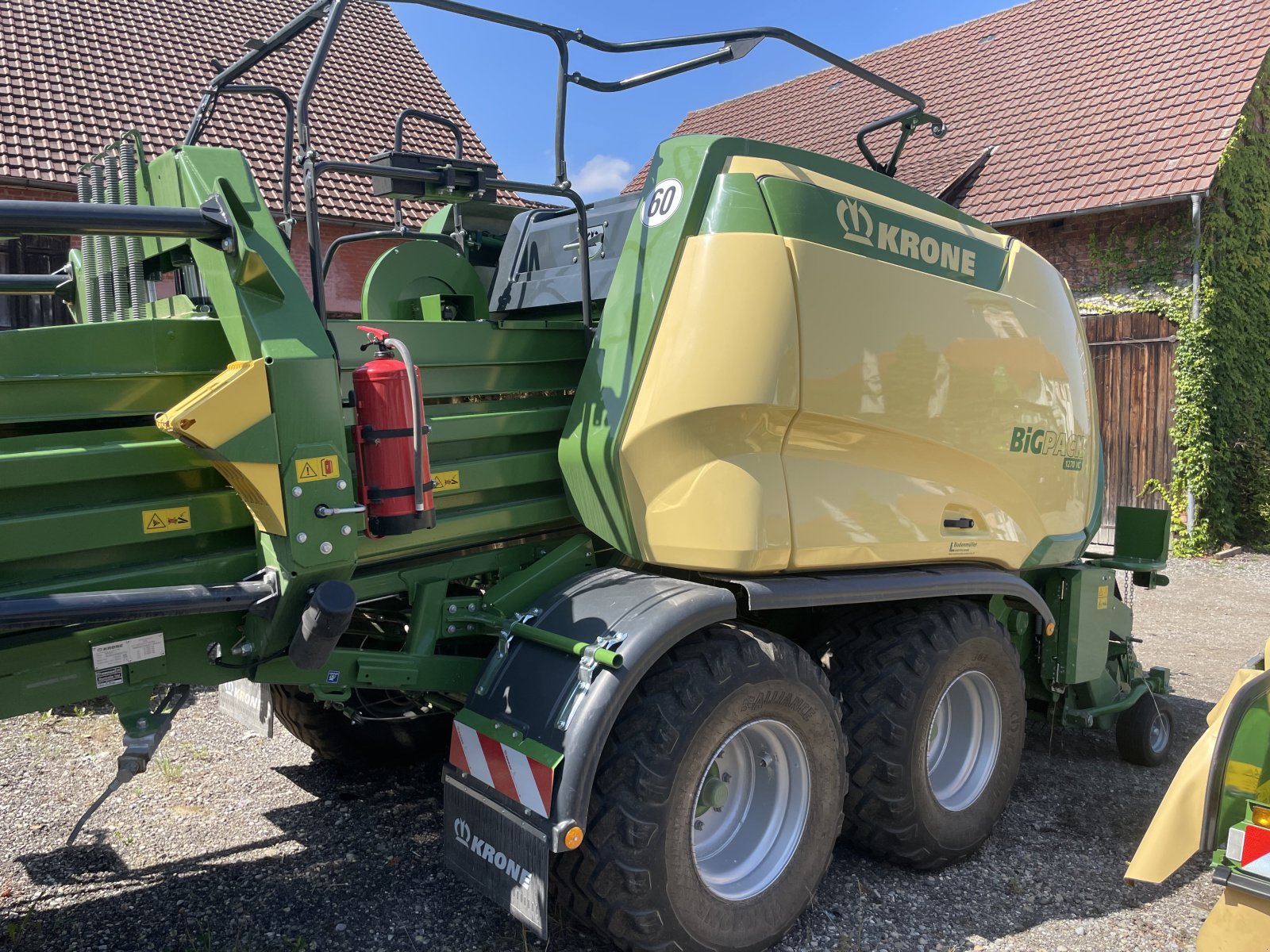 Großpackenpresse van het type Krone Big Pack 1270 VC, Gebrauchtmaschine in Ochsenhausen (Foto 3)