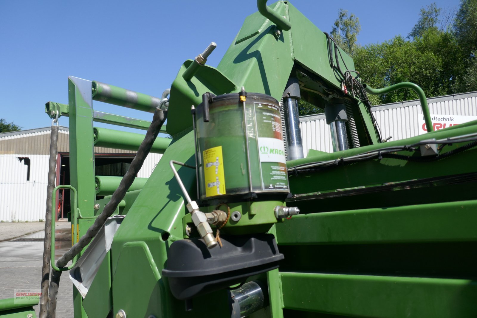 Großpackenpresse of the type Krone Big Pack 1270 XC MultiBale - Cleaner, Gebrauchtmaschine in Dorfen (Picture 15)