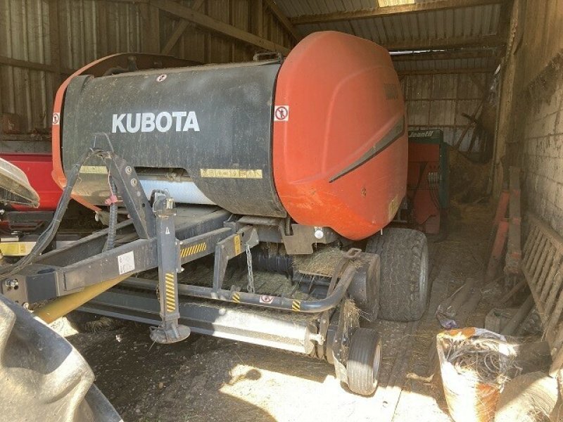 Großpackenpresse van het type Kubota PRESSE KUBOTA BF3250, Gebrauchtmaschine in Hauteroche (Foto 1)