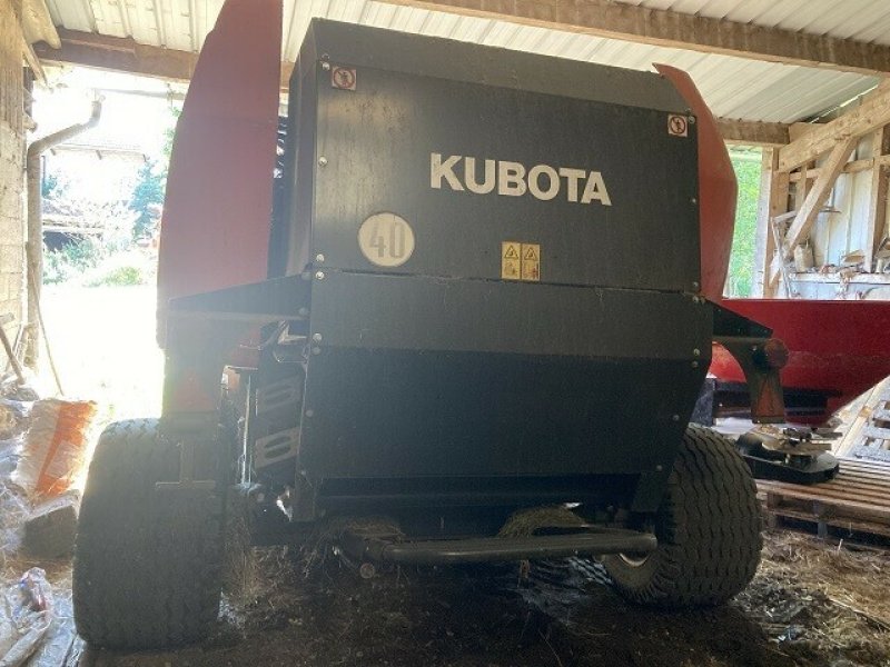 Großpackenpresse van het type Kubota PRESSE KUBOTA BF3250, Gebrauchtmaschine in Hauteroche (Foto 3)