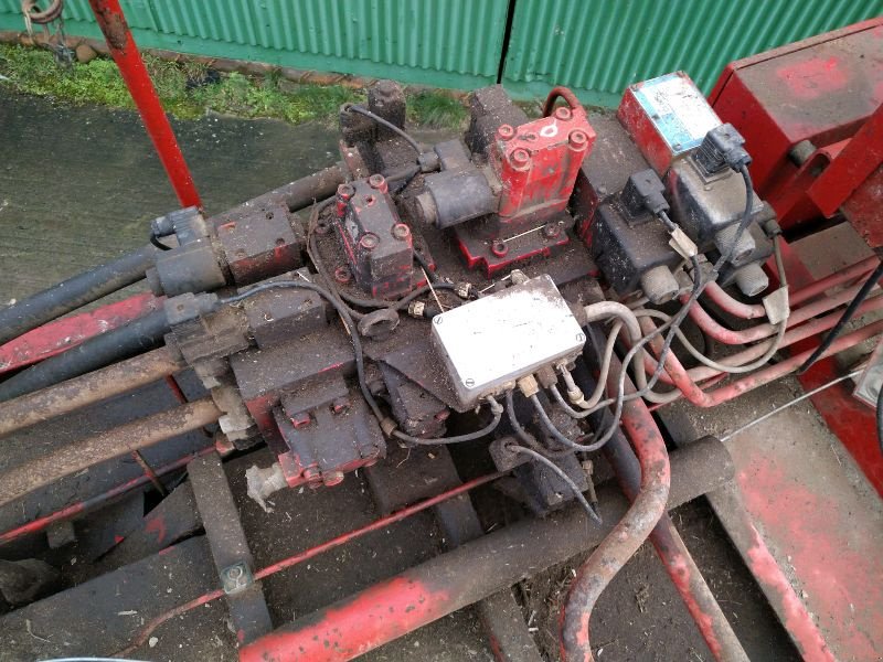 Großpackenpresse del tipo Kuhn HP 1600, Gebrauchtmaschine en Liebenwalde (Imagen 8)