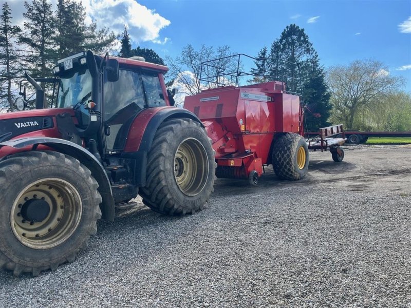 Großpackenpresse Türe ait Massey Ferguson >190 Køreklar, Gebrauchtmaschine içinde Sakskøbing (resim 1)