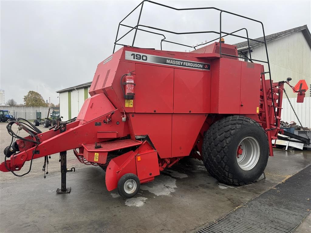 Großpackenpresse van het type Massey Ferguson 190 LB, Gebrauchtmaschine in Ringe (Foto 3)