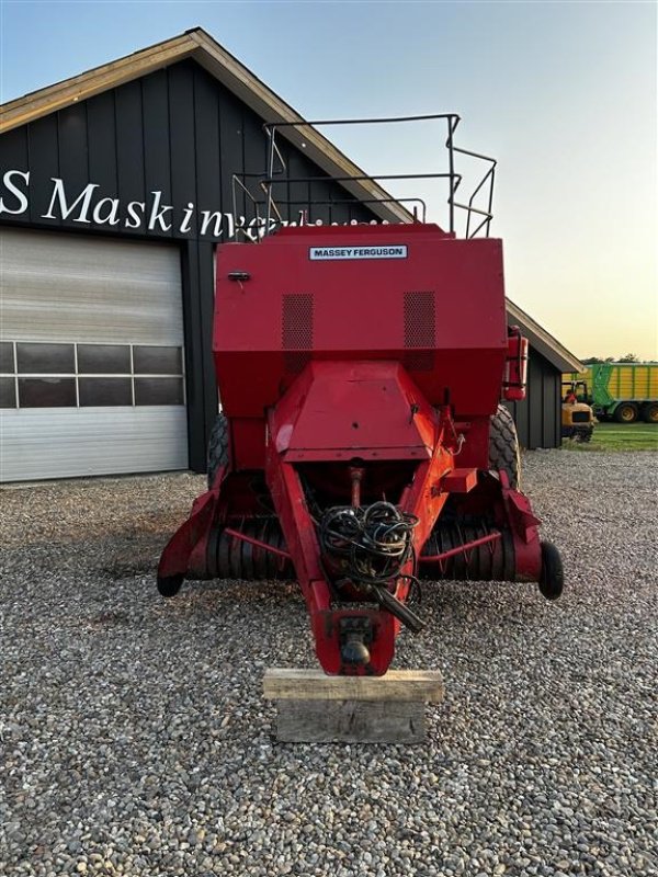 Großpackenpresse du type Massey Ferguson 190 LB, Gebrauchtmaschine en Hejnsvig (Photo 2)