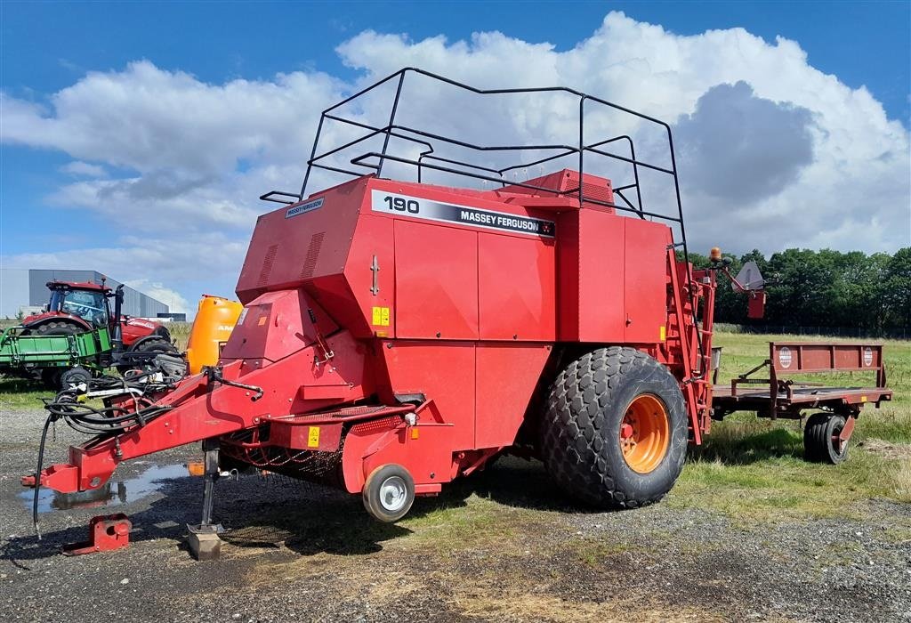 Großpackenpresse tip Massey Ferguson 190 med Spragelse ballevogn, Gebrauchtmaschine in Horsens (Poză 1)