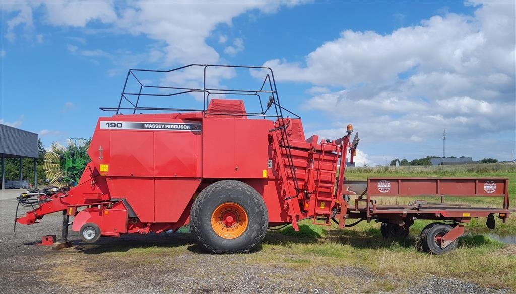 Großpackenpresse tipa Massey Ferguson 190 med Spragelse ballevogn, Gebrauchtmaschine u Horsens (Slika 2)