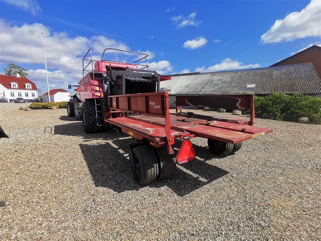 Großpackenpresse typu Massey Ferguson 2190 m/parkland vogn 36000 baller høstklar, Gebrauchtmaschine w Egtved (Zdjęcie 6)