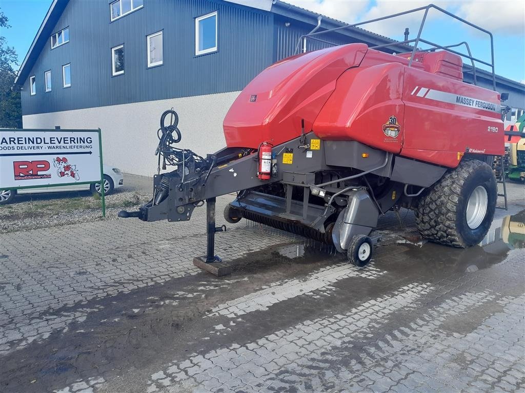 Großpackenpresse typu Massey Ferguson 2190 næsten nye dæk, Gebrauchtmaschine v Kongerslev (Obrázek 1)