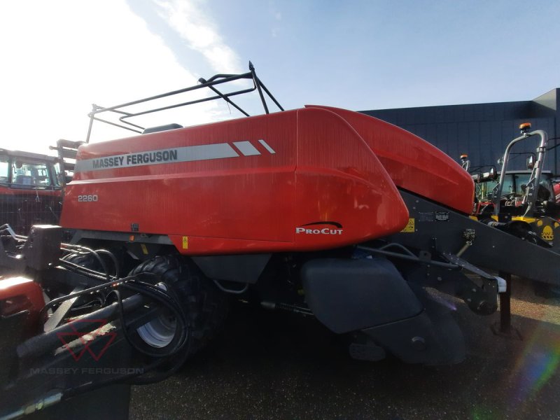 Großpackenpresse van het type Massey Ferguson 2260 TC, Neumaschine in Schwechat (Foto 1)