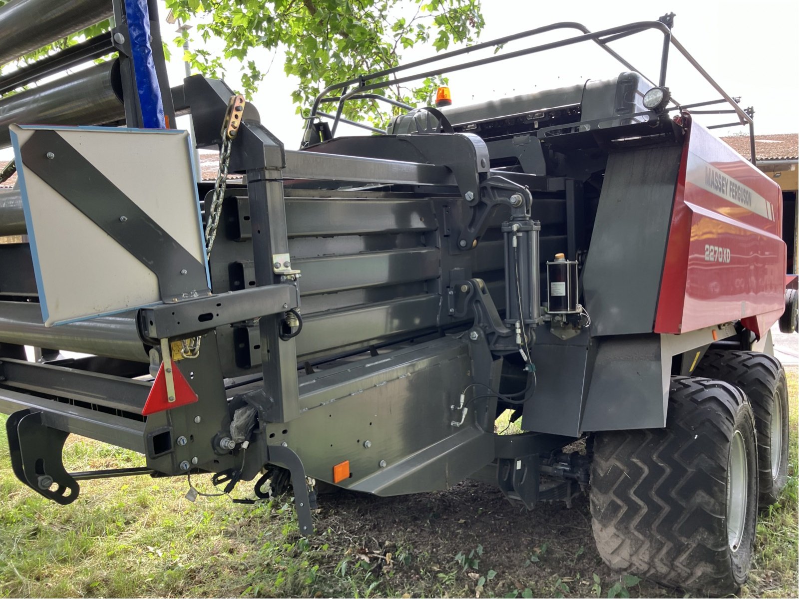 Großpackenpresse van het type Massey Ferguson 2270 XDTC, Gebrauchtmaschine in Wittingen (Foto 6)