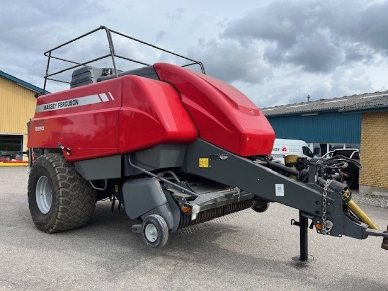 Großpackenpresse Türe ait Massey Ferguson 2290 bigballepresser TOTAL ISTANSAT-Brede hjul., Gebrauchtmaschine içinde Sakskøbing (resim 1)