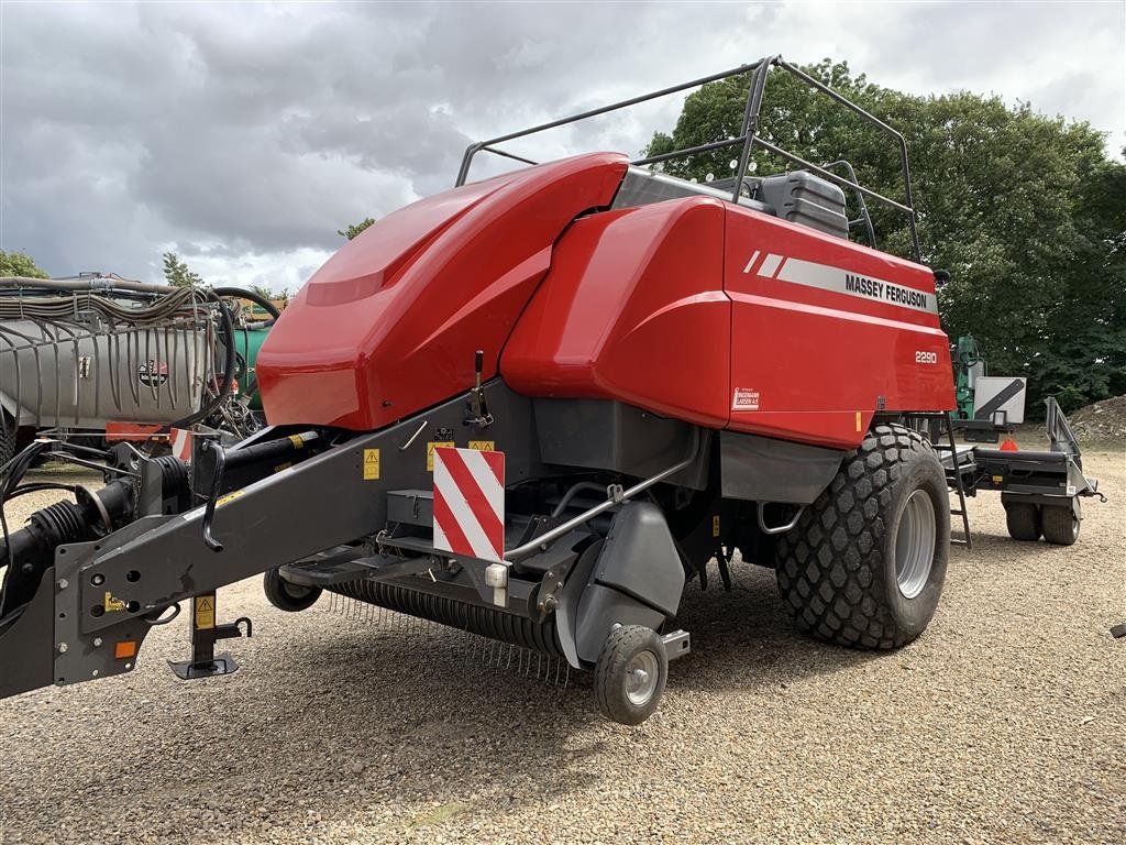 Großpackenpresse типа Massey Ferguson 2290 m/Pomi ballevogn, Gebrauchtmaschine в Nykøbing Mors (Фотография 2)