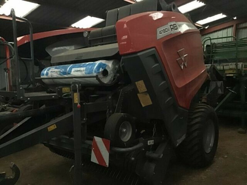 Großpackenpresse от тип Massey Ferguson PRESSE M-F RB 4180 V XTRA, Gebrauchtmaschine в Paray-le-monial (Снимка 1)