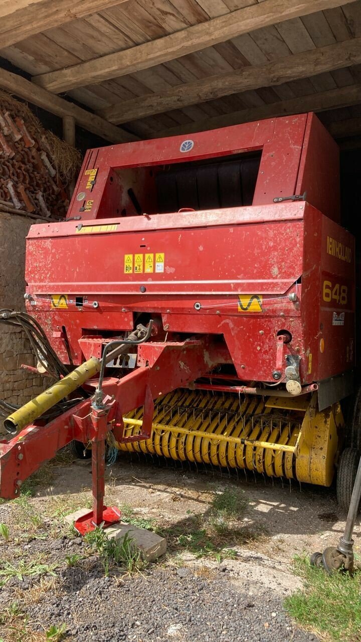 Großpackenpresse van het type New Holland 648, Gebrauchtmaschine in CHEMINOT (Foto 1)