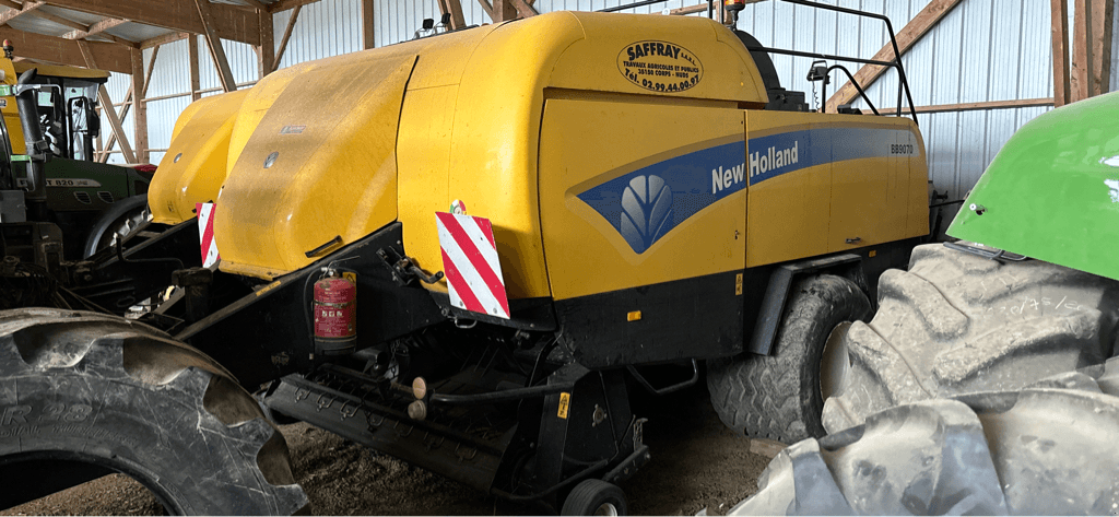 Großpackenpresse du type New Holland BB 9070, Gebrauchtmaschine en TREMEUR (Photo 1)