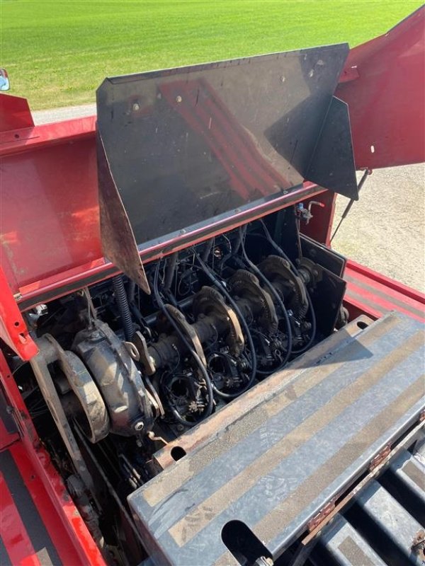 Großpackenpresse of the type New Holland BB 940 A CropCutter Fin maskine, Gebrauchtmaschine in Kjellerup (Picture 7)