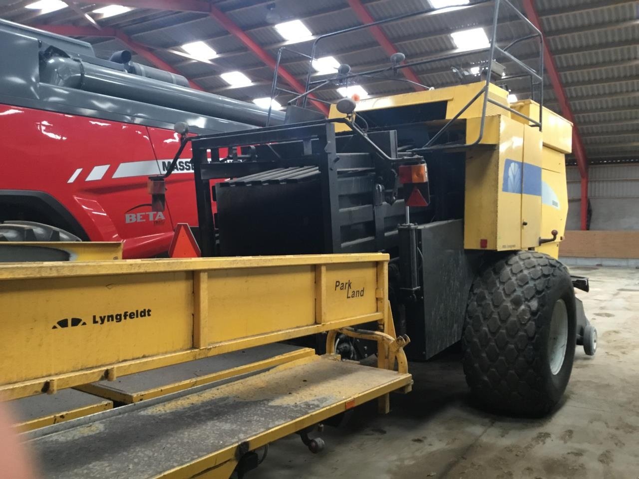 Großpackenpresse of the type New Holland BB 980, Gebrauchtmaschine in Grindsted (Picture 4)