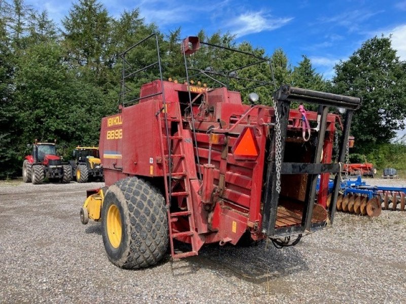 Großpackenpresse of the type New Holland BB980, Gebrauchtmaschine in Glamsbjerg (Picture 2)