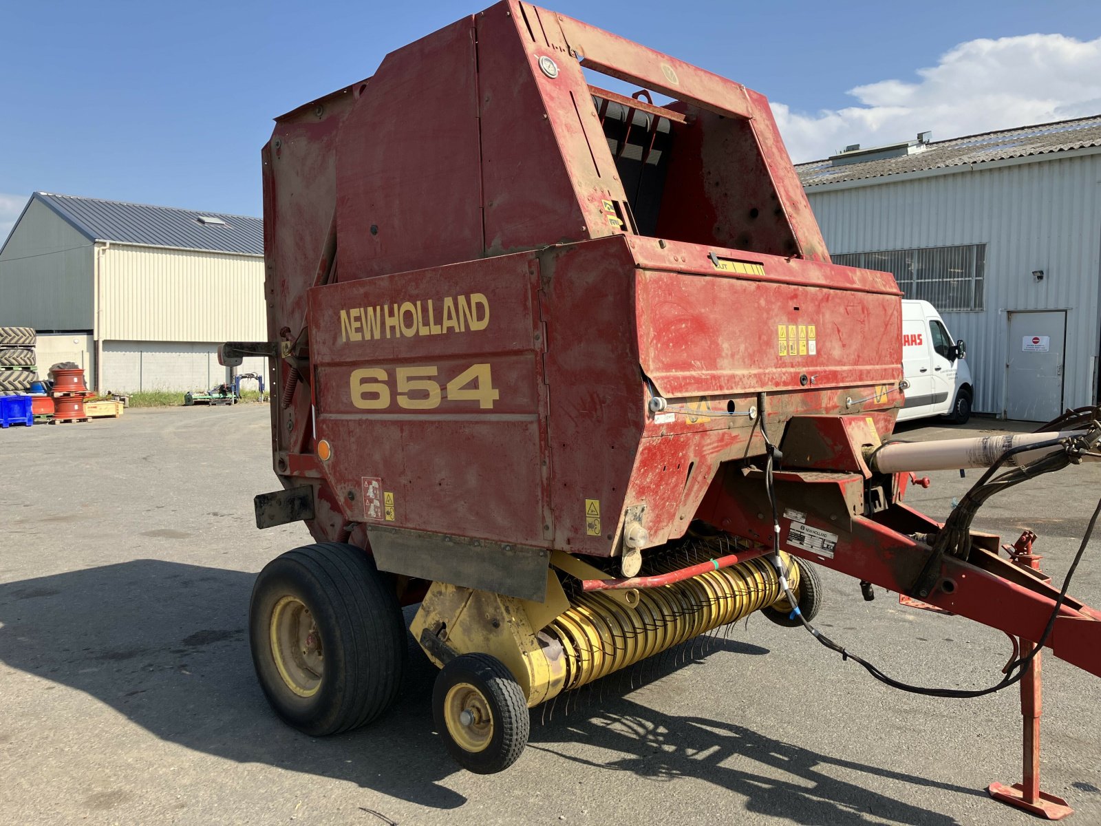 Großpackenpresse of the type New Holland PRESSE N-H RB 654, Gebrauchtmaschine in PLOUIGNEAU (Picture 3)